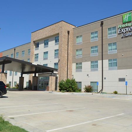 Holiday Inn Express & Suites Liberal Exterior photo