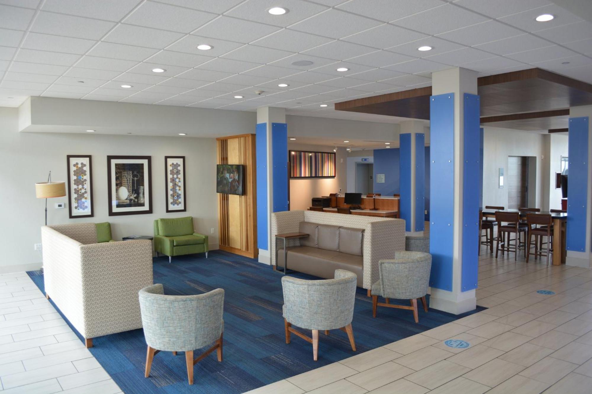 Holiday Inn Express & Suites Liberal Exterior photo